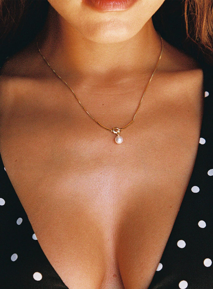 Dais Necklace Gold
