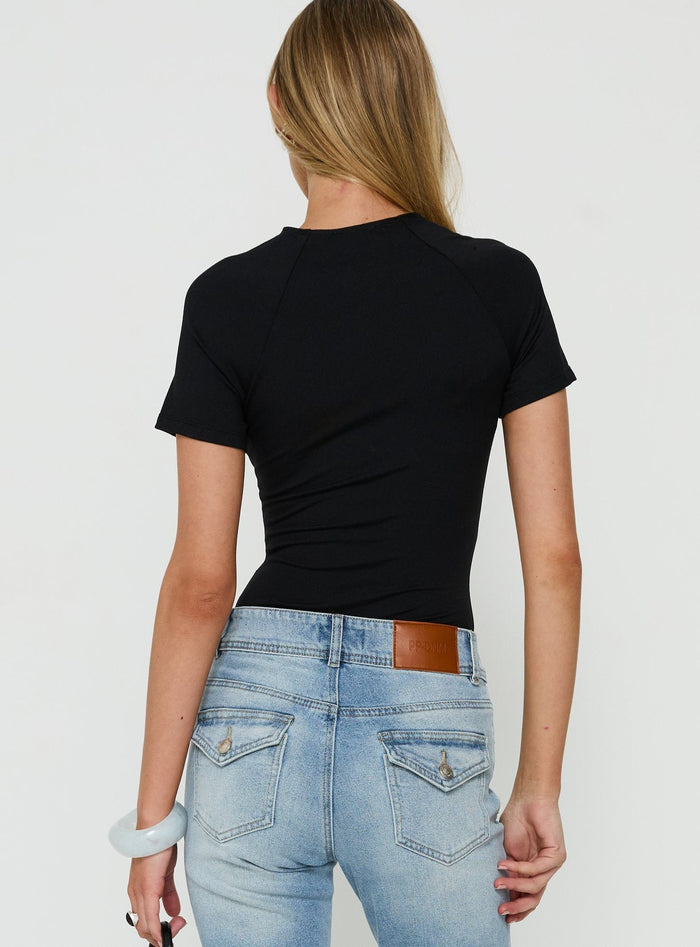 Browse Giallo Solid Bodysuit Black in womens bodysuit with short sleeves back view of model wearing Princess Polly