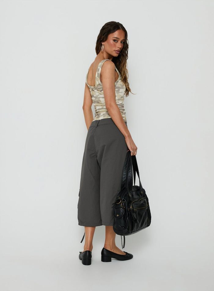 Relaxer 3/4 Cargo Pants Charcoal