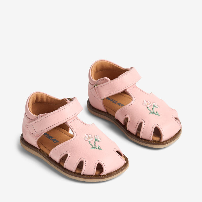 Wheat Footwear Sandal Lowe Sandal 2270 misty rose