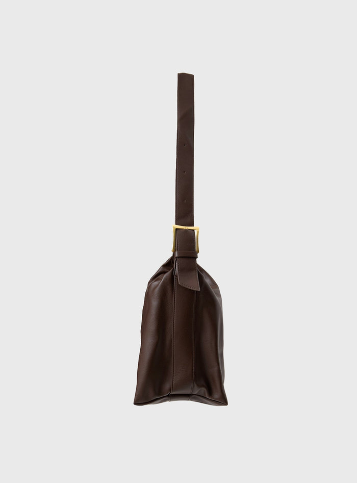 Brown Faux leather shoulder bag Adjustable shoulder strap, gold-toned hardware, zip fastening