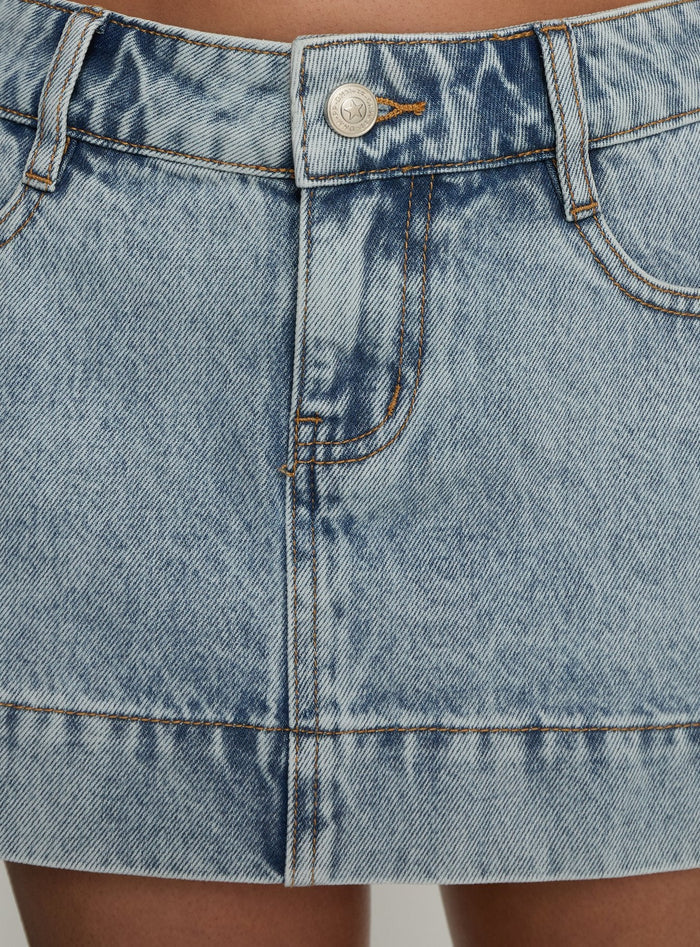 product Princess Polly Warna Low Rise Denim Mini Skirt Light Blue Wash Mini Skirts Skirts